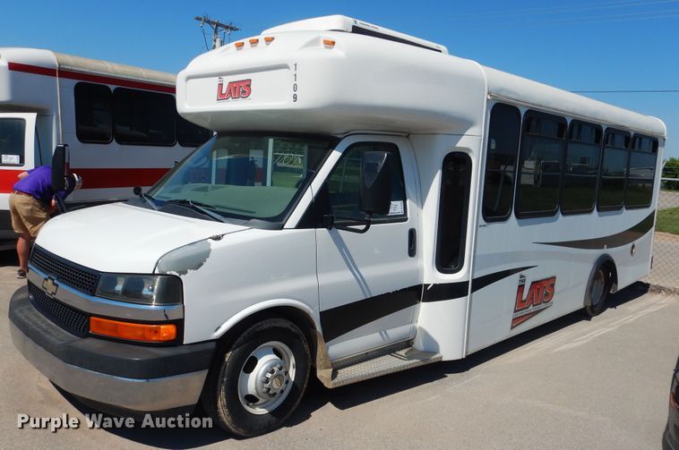 image for item DL0388 2010 Chevrolet Express G4500  shuttle bus