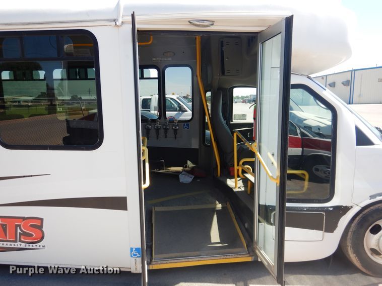 image for item DL0388 2010 Chevrolet Express G4500  shuttle bus