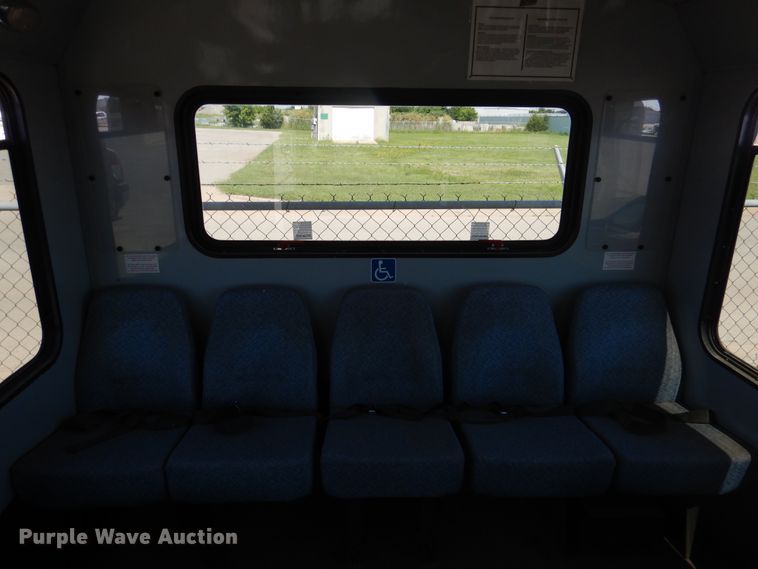 image for item DL0388 2010 Chevrolet Express G4500  shuttle bus