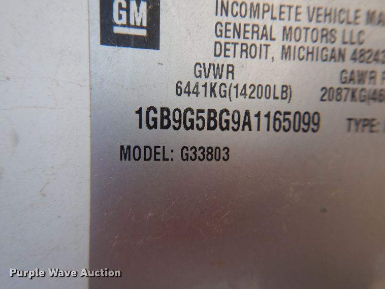 image for item DL0388 2010 Chevrolet Express G4500  shuttle bus