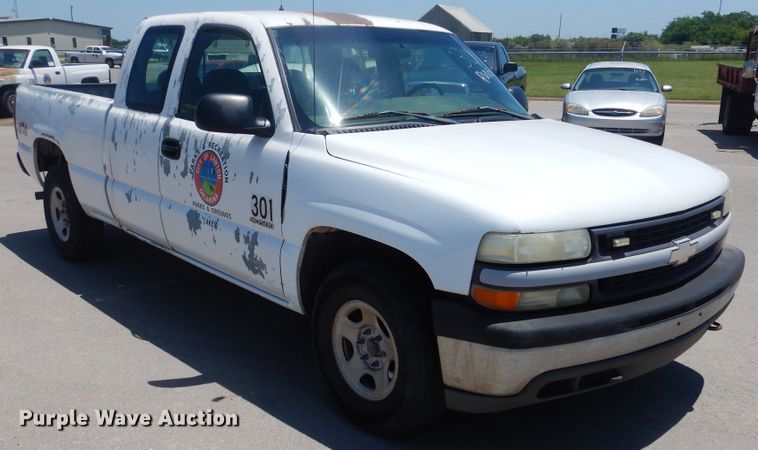 image for item DL0393 2002 Chevrolet Silverado 1500  Ext. Cab pickup truck
