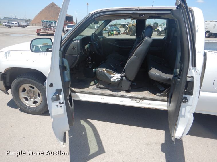 image for item DL0393 2002 Chevrolet Silverado 1500  Ext. Cab pickup truck