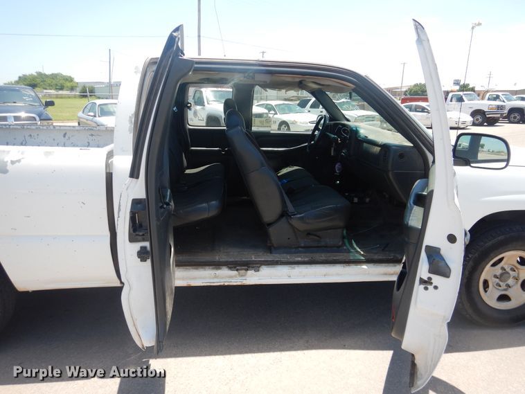 image for item DL0393 2002 Chevrolet Silverado 1500  Ext. Cab pickup truck