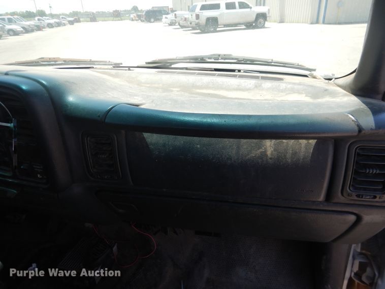 image for item DL0393 2002 Chevrolet Silverado 1500  Ext. Cab pickup truck