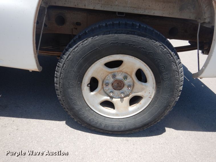 image for item DL0393 2002 Chevrolet Silverado 1500  Ext. Cab pickup truck