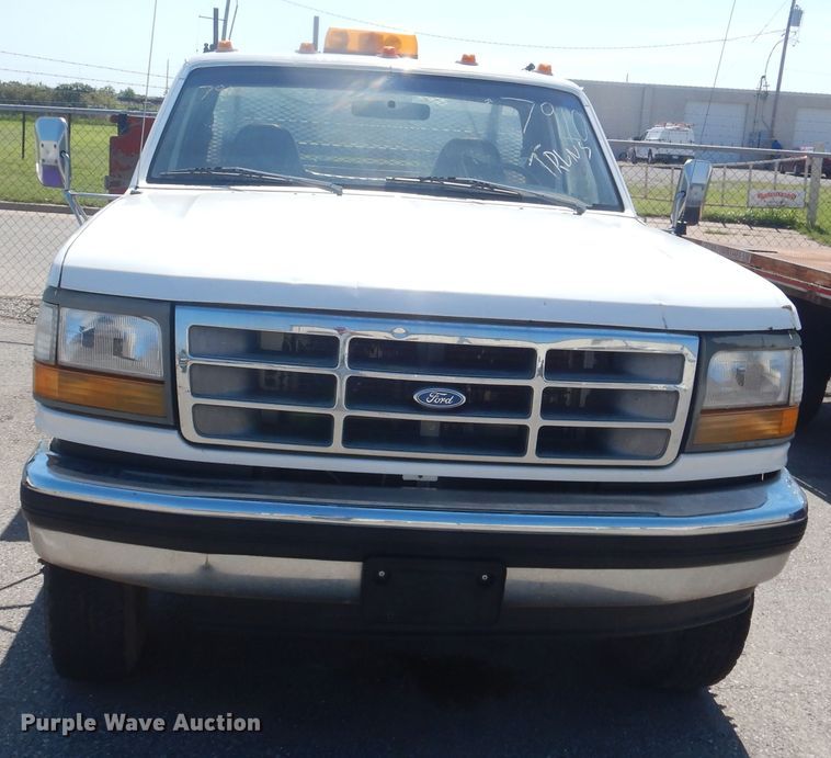 image for item DL0397 1997 Ford F450 Super Duty  utility / service truck