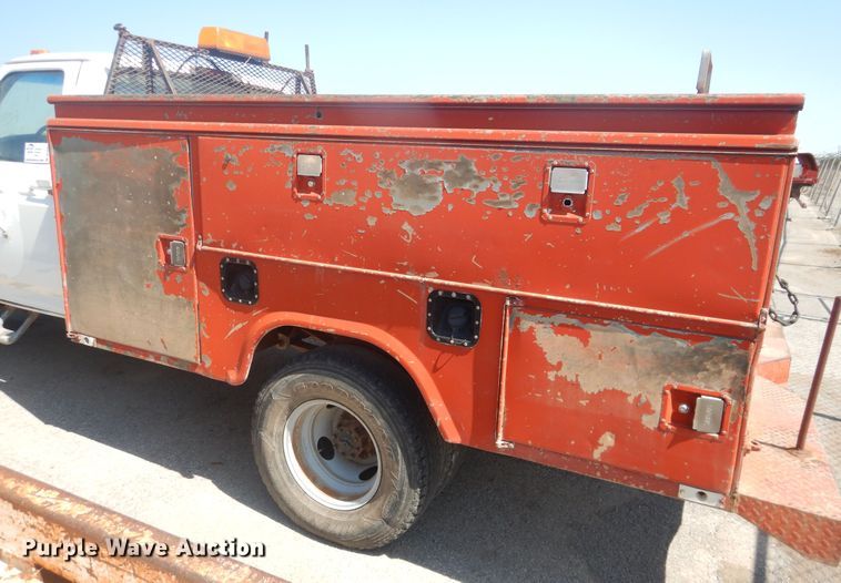 image for item DL0397 1997 Ford F450 Super Duty  utility / service truck