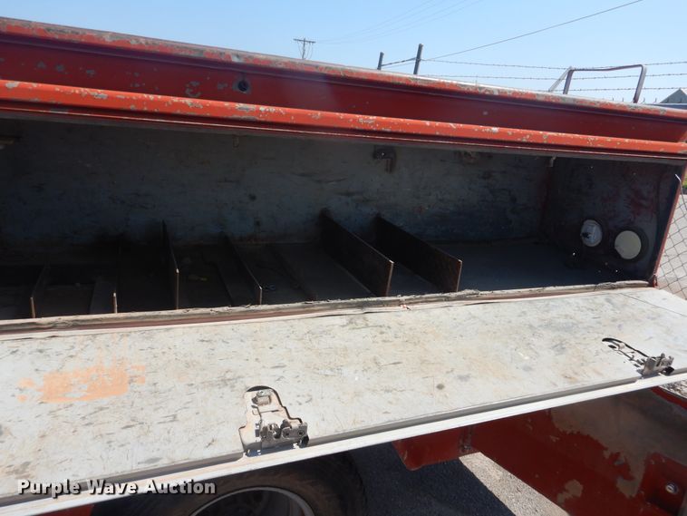 image for item DL0397 1997 Ford F450 Super Duty  utility / service truck