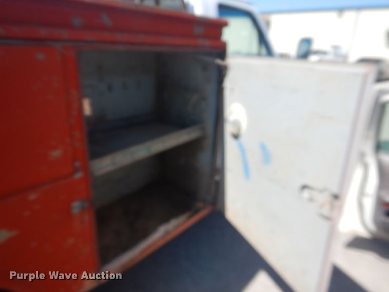 image for item DL0397 1997 Ford F450 Super Duty  utility / service truck