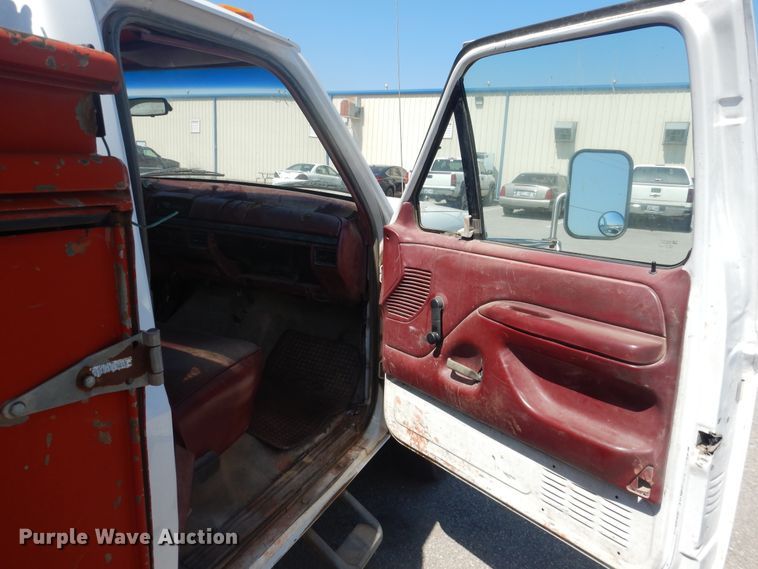 image for item DL0397 1997 Ford F450 Super Duty  utility / service truck