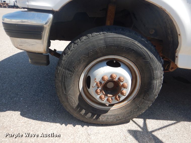 image for item DL0397 1997 Ford F450 Super Duty  utility / service truck