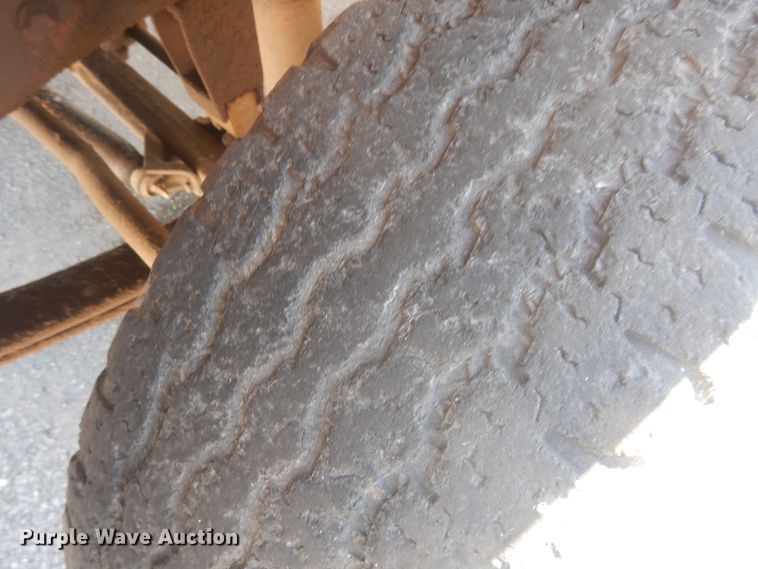 image for item DL0397 1997 Ford F450 Super Duty  utility / service truck