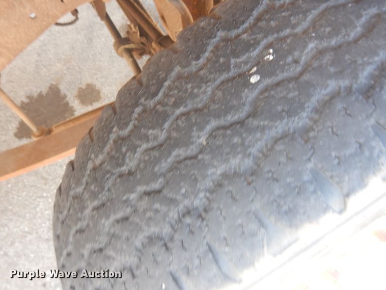 image for item DL0397 1997 Ford F450 Super Duty  utility / service truck