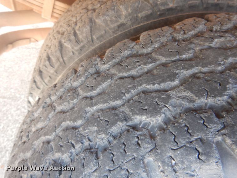 image for item DL0397 1997 Ford F450 Super Duty  utility / service truck