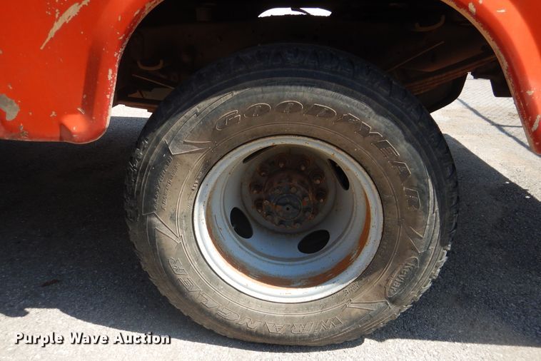 image for item DL0397 1997 Ford F450 Super Duty  utility / service truck