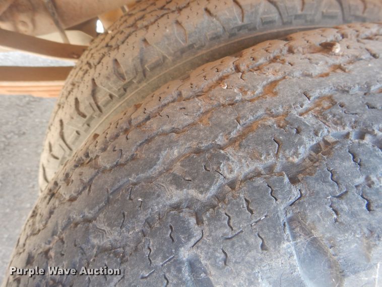 image for item DL0397 1997 Ford F450 Super Duty  utility / service truck