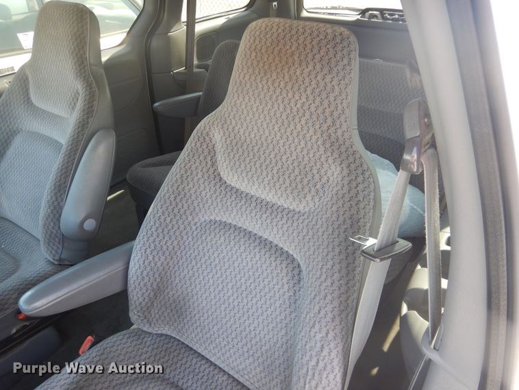 image for item DL0401 1998 Dodge Caravan  van