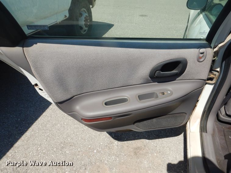 image for item DL0402 1999 Dodge Intrepid