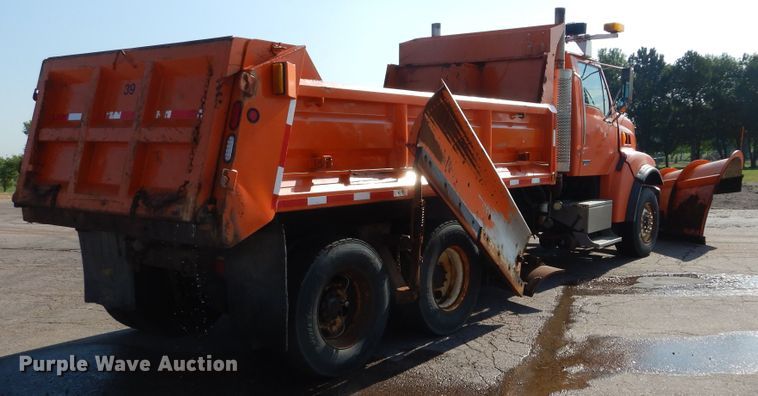 image for item DL6261 2007 Sterling LT9500  dump truck
