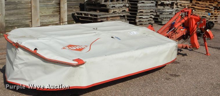 image for item DL6263 Kuhn GMD310  disc mower