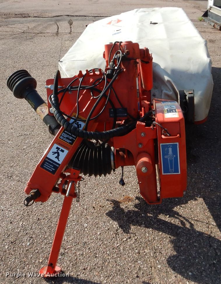 image for item DL6263 Kuhn GMD310  disc mower