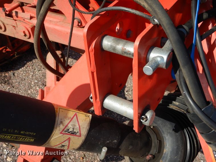 image for item DL6263 Kuhn GMD310  disc mower