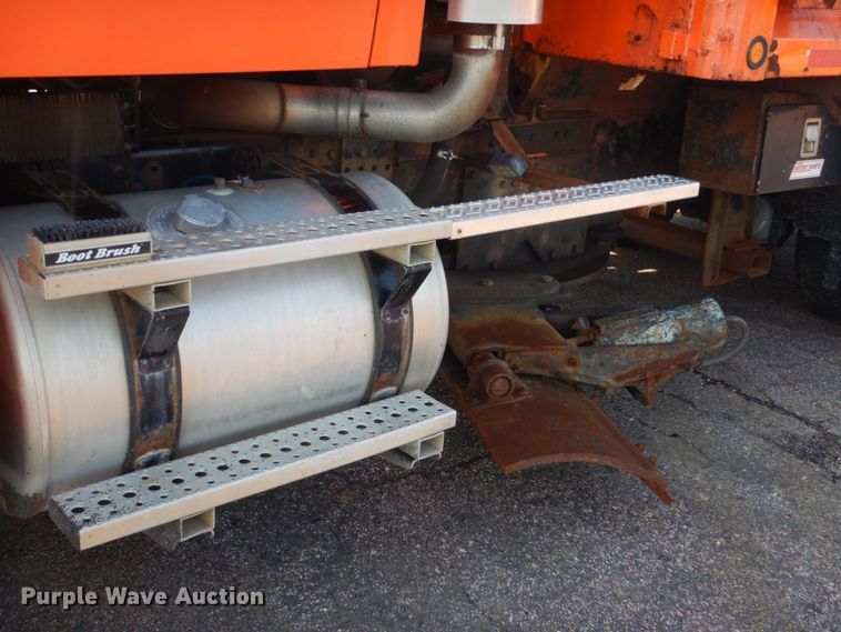 image for item DL6265 2005 Sterling LT9500  dump truck