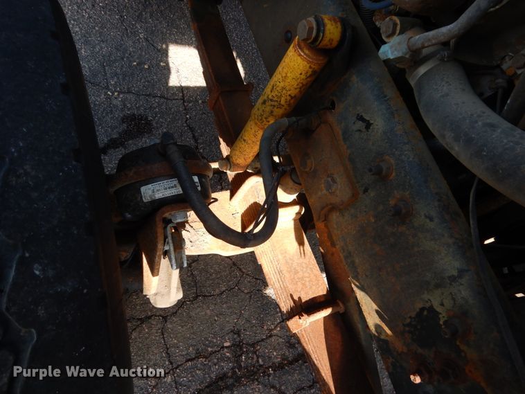 image for item DL6265 2005 Sterling LT9500  dump truck