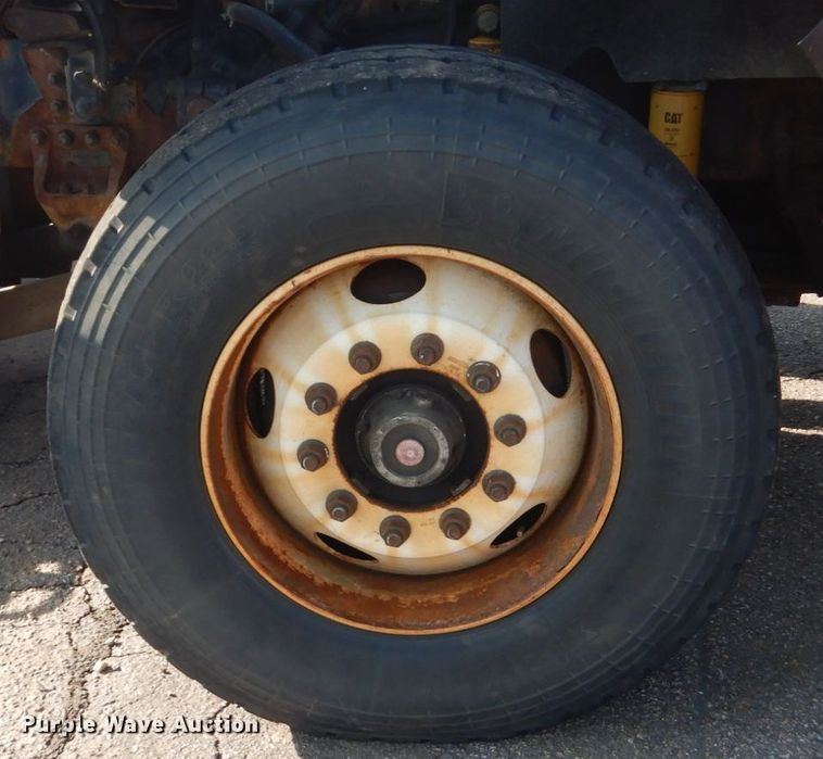 image for item DL6265 2005 Sterling LT9500  dump truck