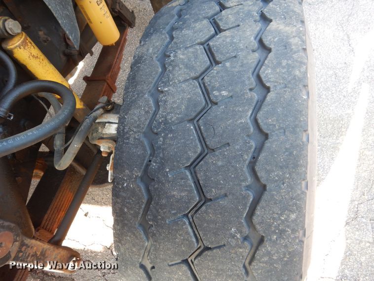 image for item DL6265 2005 Sterling LT9500  dump truck