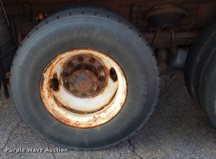 image for item DL6265 2005 Sterling LT9500  dump truck