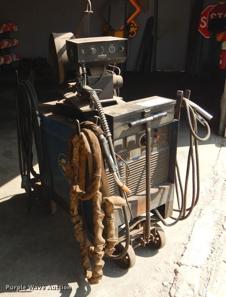 image for item DL6275 Miller Deltaweld 450  welder