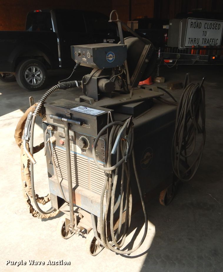 image for item DL6275 Miller Deltaweld 450  welder