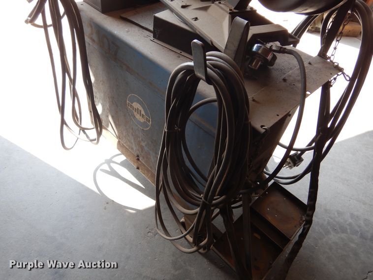 image for item DL6275 Miller Deltaweld 450  welder