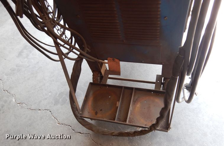 image for item DL6275 Miller Deltaweld 450  welder