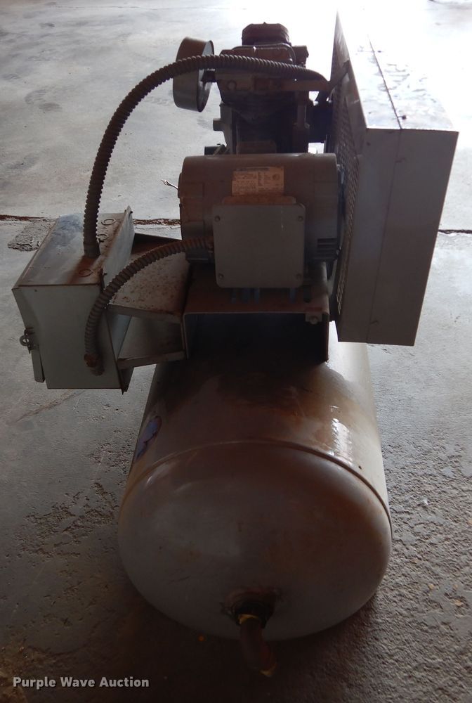 image for item DL6276 Ingersoll Rand T30  air compressor