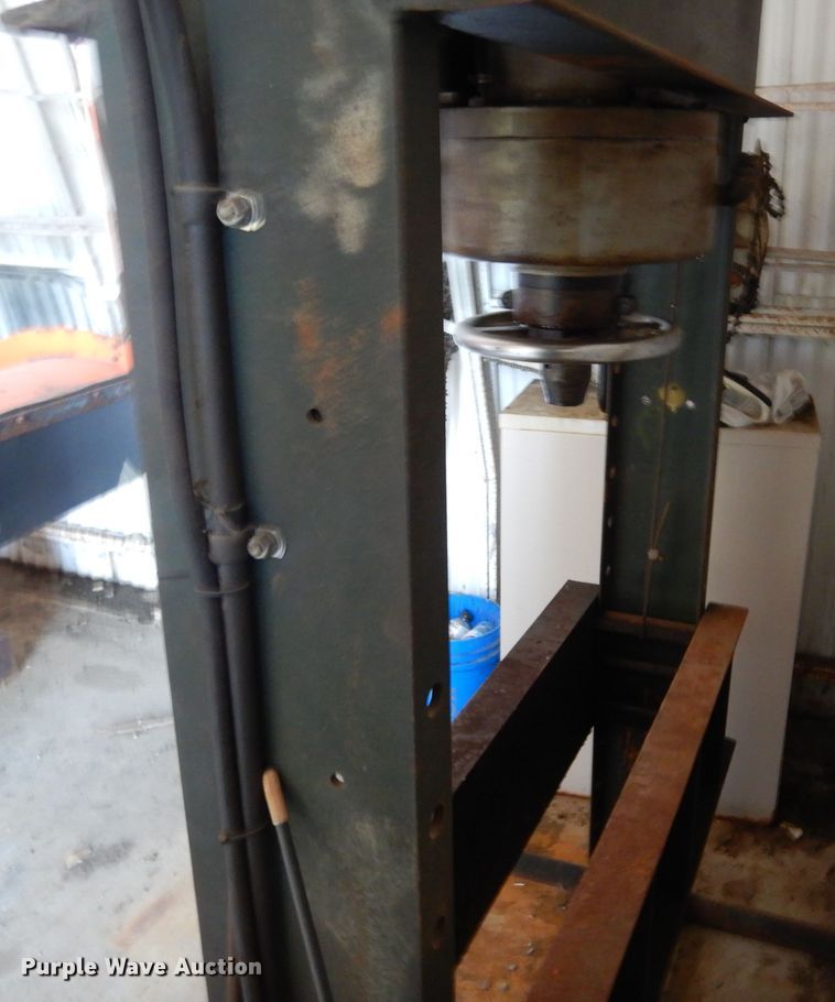 image for item DL6277 Drake 70H  press