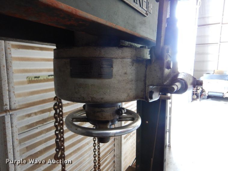 image for item DL6277 Drake 70H  press