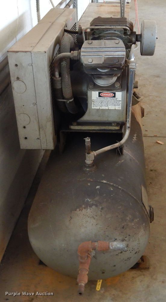 image for item DL6278 Ingersoll Rand 30T  air compressor