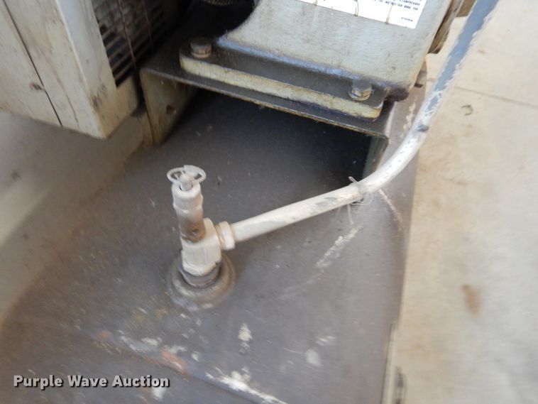 image for item DL6278 Ingersoll Rand 30T  air compressor