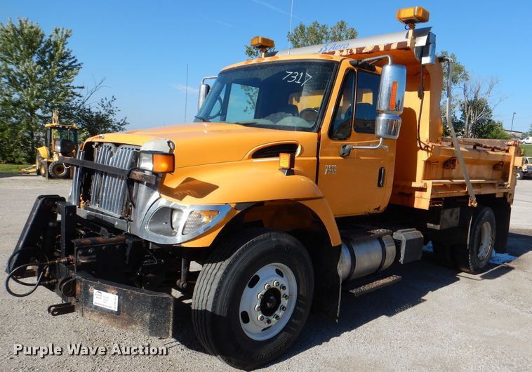 image for item DM1361 2006 International WorkStar 7400  dump truck