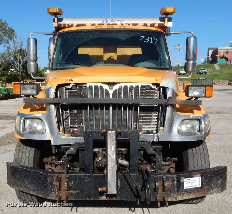 image for item DM1361 2006 International WorkStar 7400  dump truck