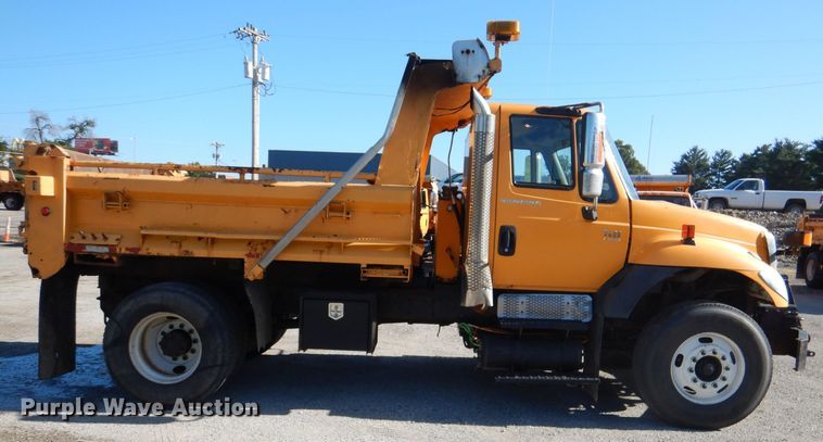 image for item DM1361 2006 International WorkStar 7400  dump truck