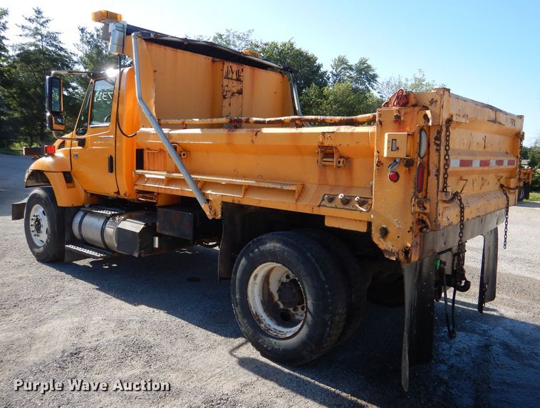 image for item DM1361 2006 International WorkStar 7400  dump truck