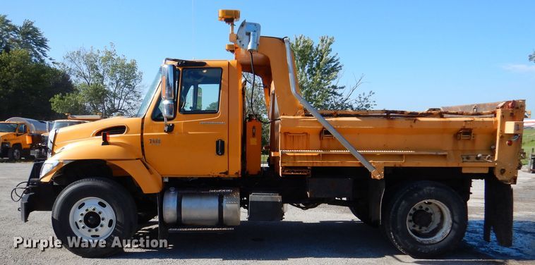 image for item DM1361 2006 International WorkStar 7400  dump truck