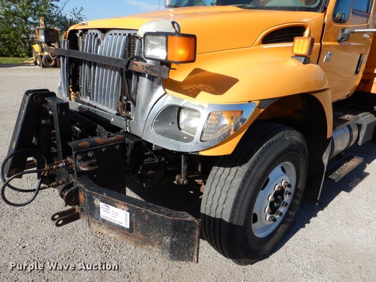 image for item DM1361 2006 International WorkStar 7400  dump truck