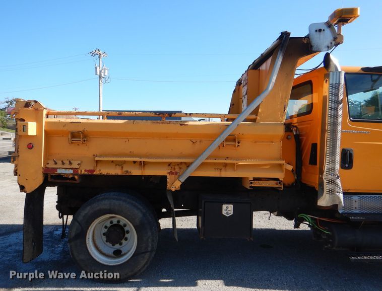 image for item DM1361 2006 International WorkStar 7400  dump truck