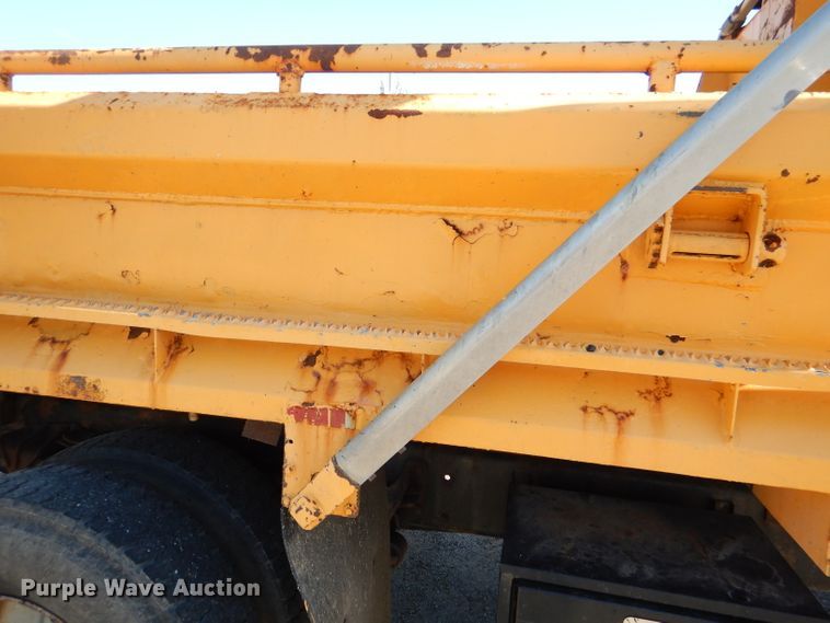 image for item DM1361 2006 International WorkStar 7400  dump truck