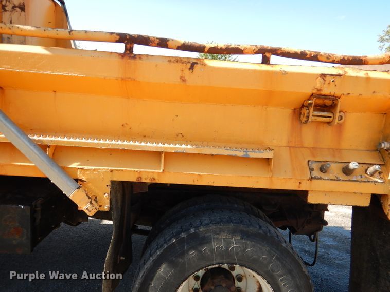 image for item DM1361 2006 International WorkStar 7400  dump truck