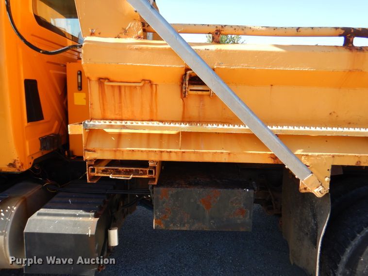 image for item DM1361 2006 International WorkStar 7400  dump truck